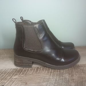 Eastland Jasmine Chelsea Boot Womens 7.5W Brown Ankle Leather Classic